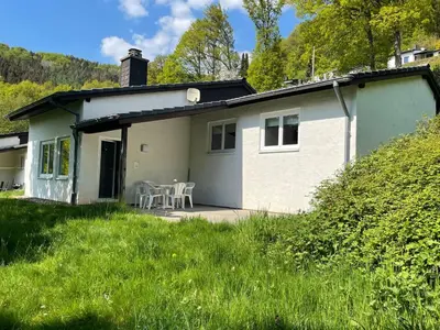 Das Gebäude in dem sich das Ferienhaus befindet