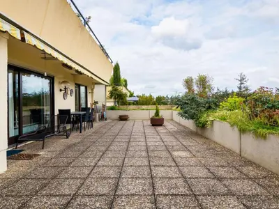 Ein Garten an der Unterkunft Apartment Terrassenwohnung am Kurpark by Interhome