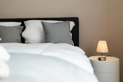 Ein Bett oder Betten in einem Zimmer der Unterkunft BG Living & Hosting - Mosel-Fachwerkhaus nahe Calmont Klettersteig - 2 Schlafzimmer, Parkplatz, WLAN & Netflix, 5 Personen