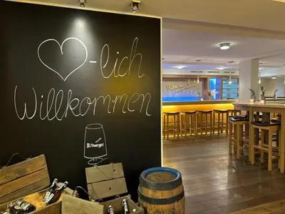 Ein Restaurant oder anderes Speiselokal in der Unterkunft Zum Simonbräu