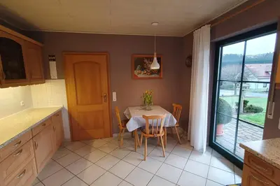 Küche/Küchenzeile in der Unterkunft Ferienwohnung Weiherblick, Vulkaneifel