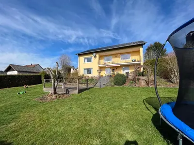 Ein Garten an der Unterkunft Wohnung mit Panoramablick