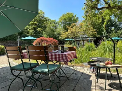 Ein Garten an der Unterkunft Altes Forsthaus Boppard