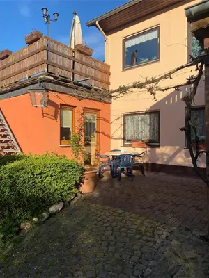 Das Gebäude in dem sich die Ferienwohnung befindet