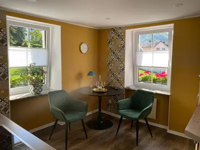 Ein Sitzbereich in der Unterkunft Apartment an der Mosel 2