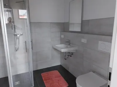 Ein Badezimmer in der Unterkunft FeWo Dolium Bernkastel-Kues Graach