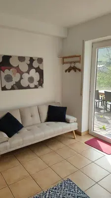 Ein Sitzbereich in der Unterkunft Ferienwohnung im Moselland