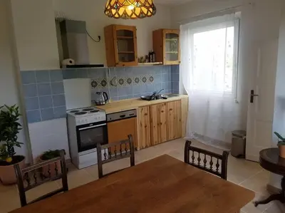 Küche/Küchenzeile in der Unterkunft Ferienwohnung Alte-Schule-Kail Wohnung 2