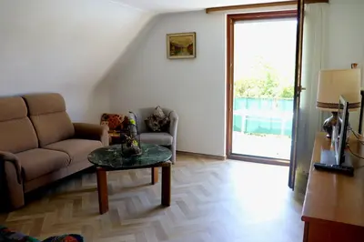 Ein Sitzbereich in der Unterkunft Haus Brückenblick