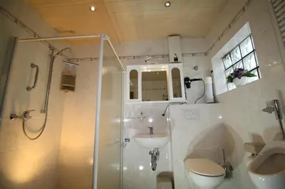 Ein Badezimmer in der Unterkunft Komfort Ferienwohnung FEWO 74-3